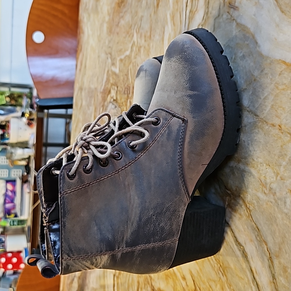 SODA women's ankle lace up combat boots shoes - 7.5